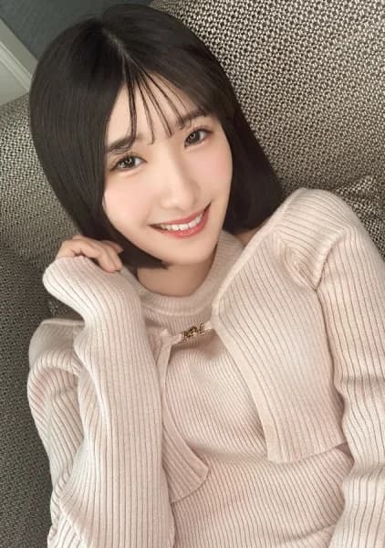 It Was The Season When Christmas Trees Adorned The Town, And Before My Eyes Appeared A Girl With Skin As Translucent And White As Snow, Who Blushed And Pinched Her Cheeks In Embarrassment. [Decensored, Reduce Mosaic, Uncensored]